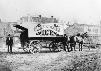 Camión de hielo de James C. Mealy, c. 1890s de American Photographer